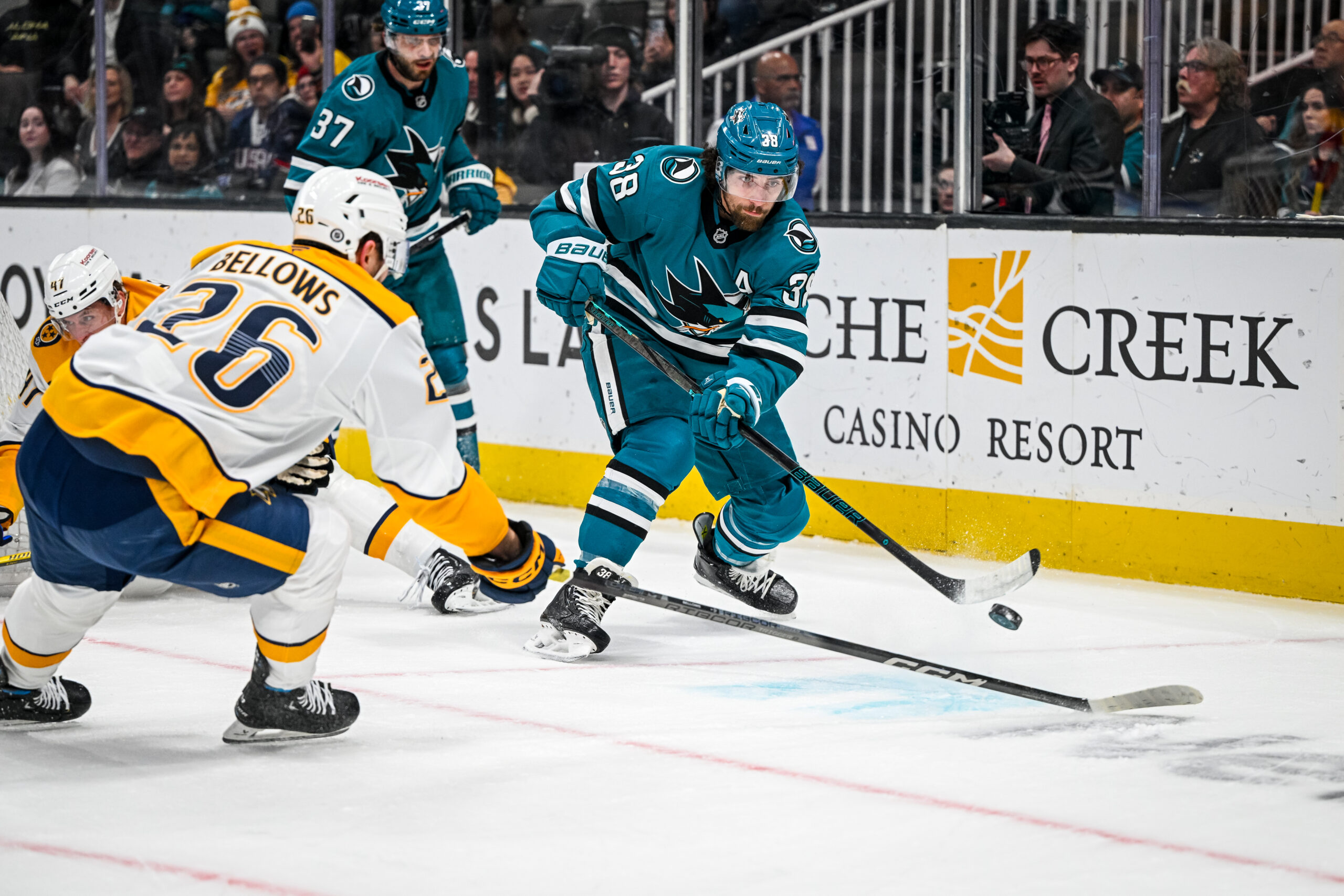 San Jose Sharks defenseman Mario Ferraro skating against the Nashville Predators