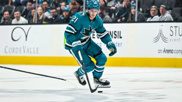 San Jose Sharks forward Alexander Wennberg