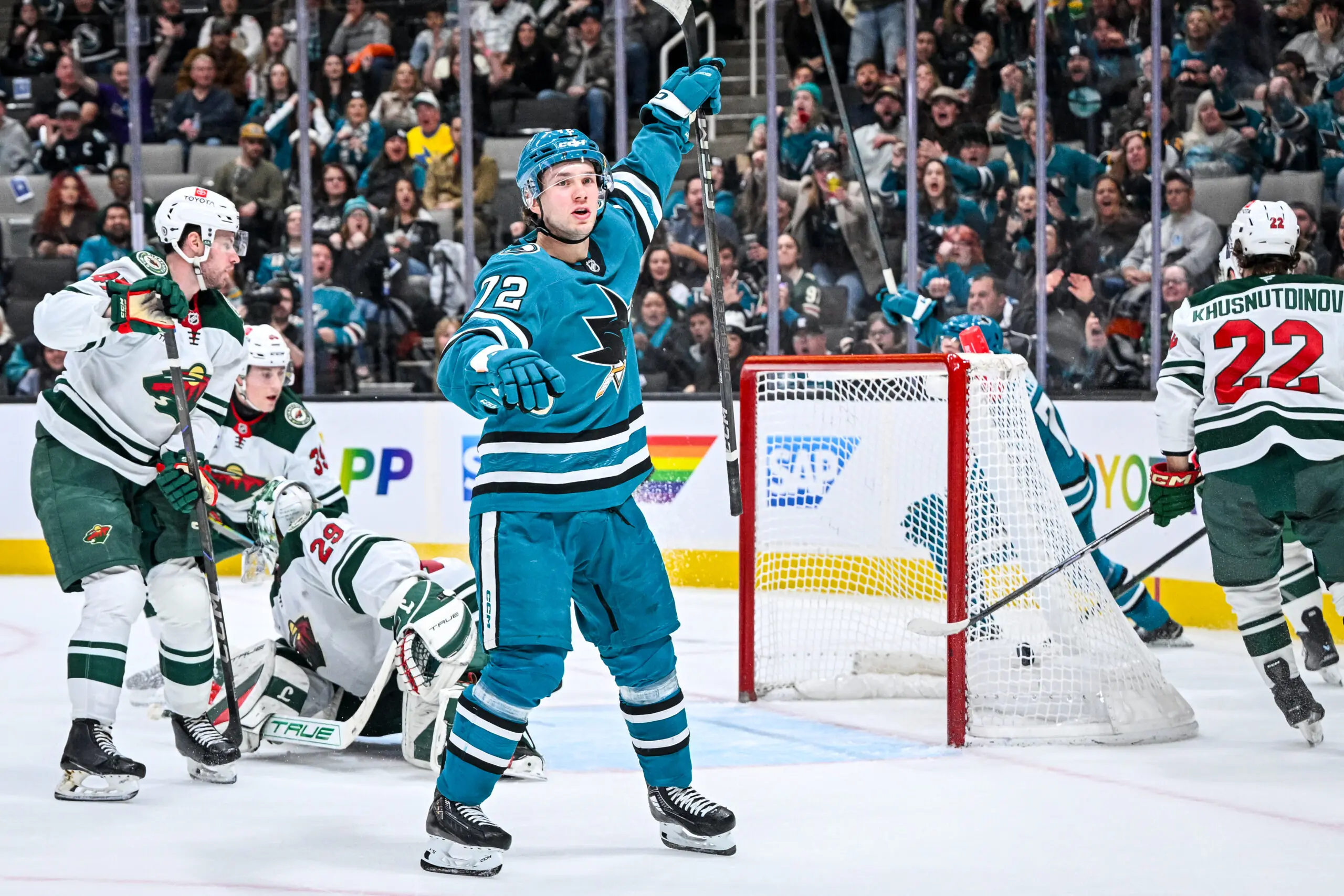 San Jose Sharks forward William Eklund