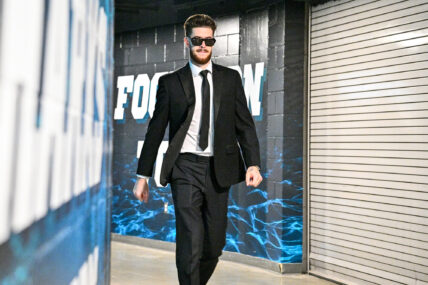 San Jose Sharks goalie Yaroslav Askarov