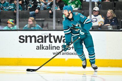 San Jose Sharks defenseman Vincent Desharnais