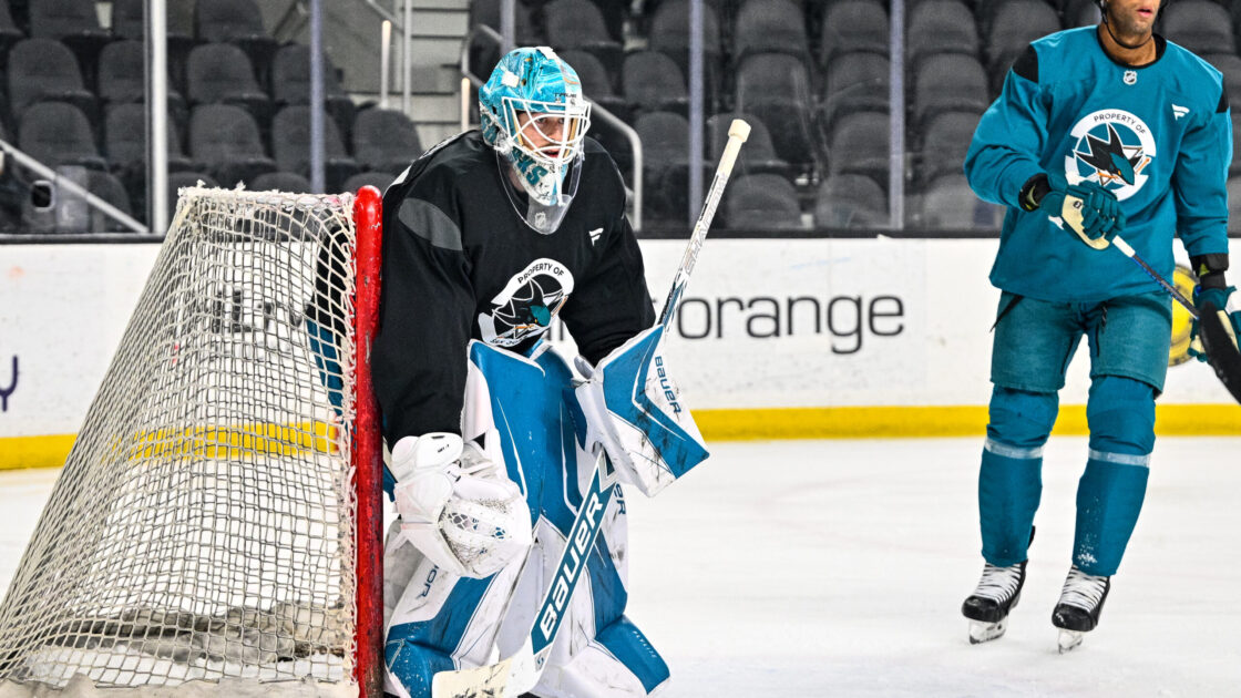 San Jose Sharks goalie Yaroslav Askarov