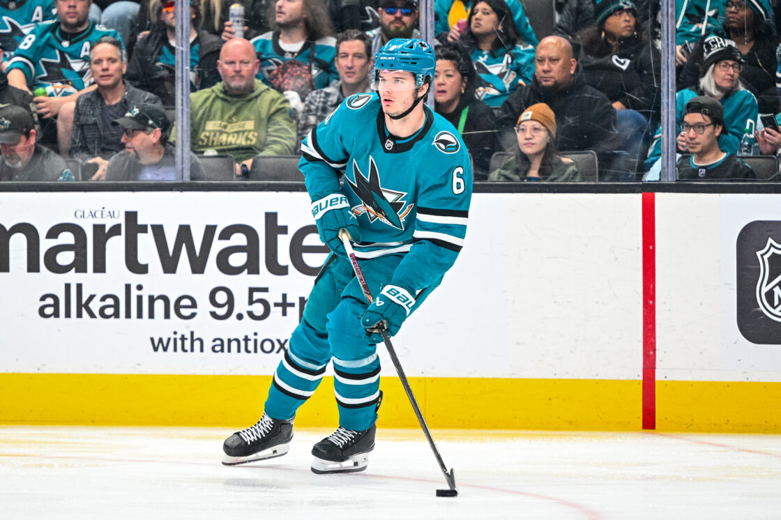 San Jose Sharks defesneman Sam Dickinson